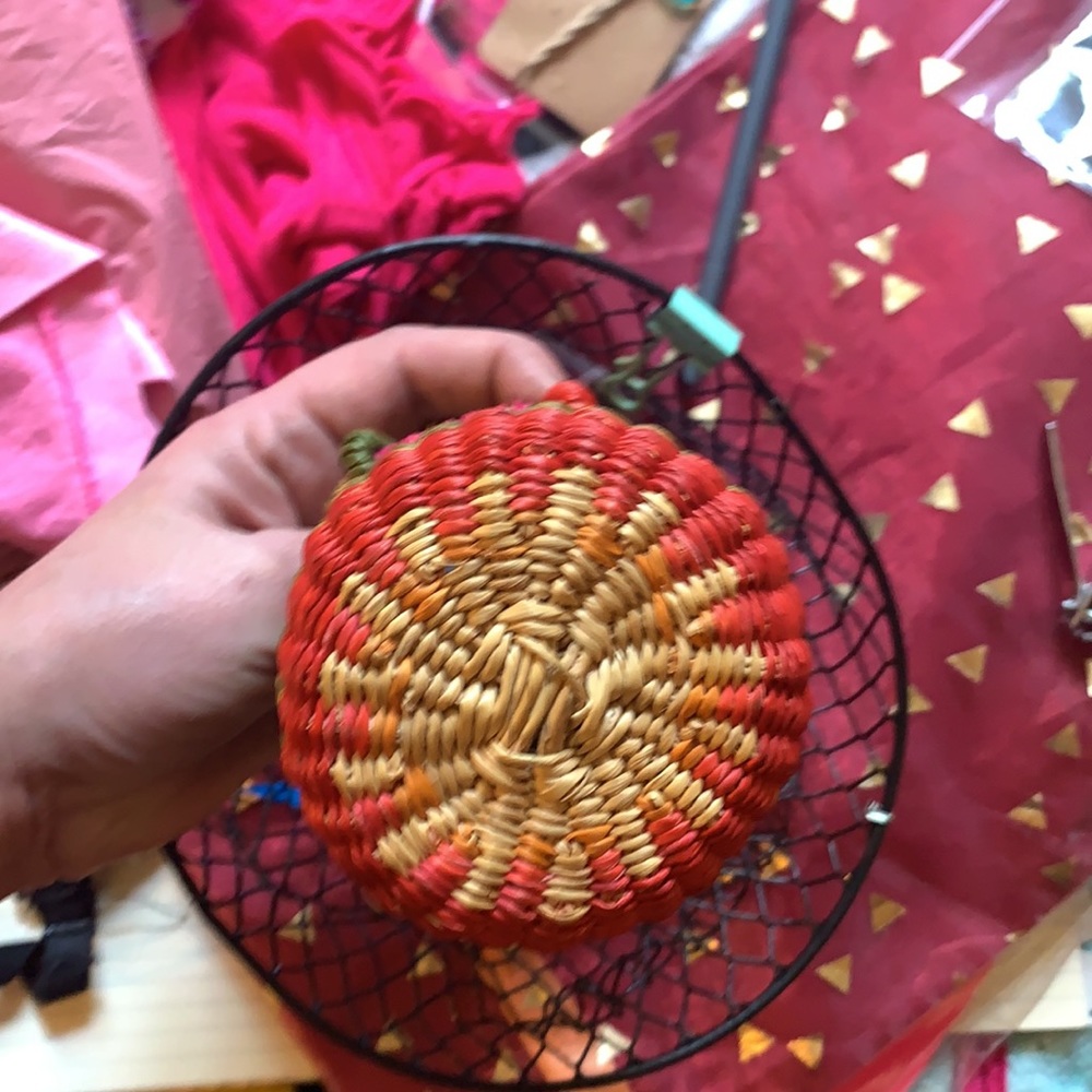 Mini basket decor - Picture 3 of 4